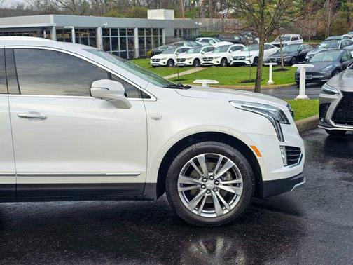 Crystal White Tricoat 2024 Cadillac XT5 Premium Luxury