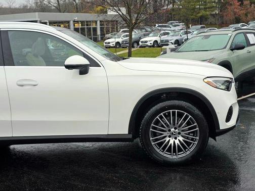 2026 Mercedes-Benz GLC 300 4MATIC