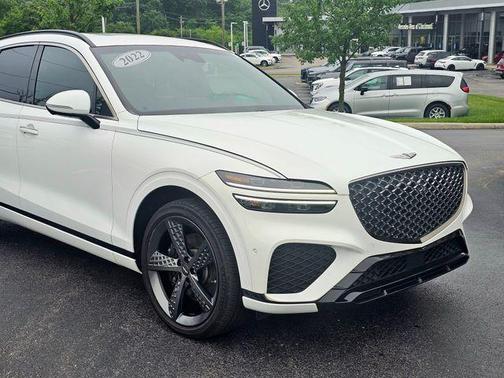 Alta White 2022 Genesis GV70 3.5T AWD Sport