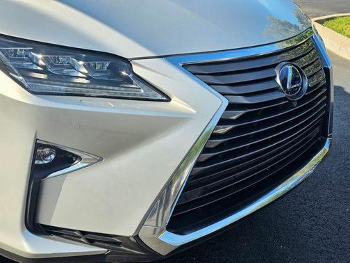 Silver Lining Metallic 2018 Lexus RX 450h Base