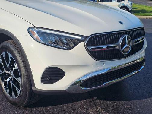2025 Mercedes-Benz GLC 350e Base
