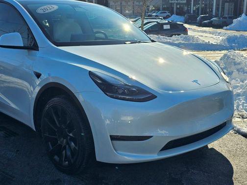 2023 Tesla Model Y Long Range Dual Motor All-Wheel Drive