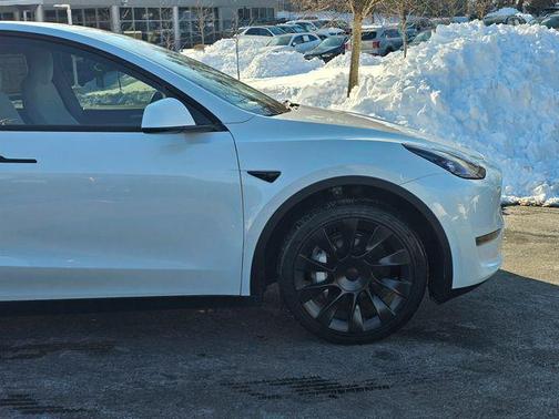 2023 Tesla Model Y Long Range Dual Motor All-Wheel Drive