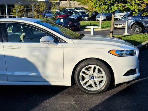 2015 Ford Fusion SE