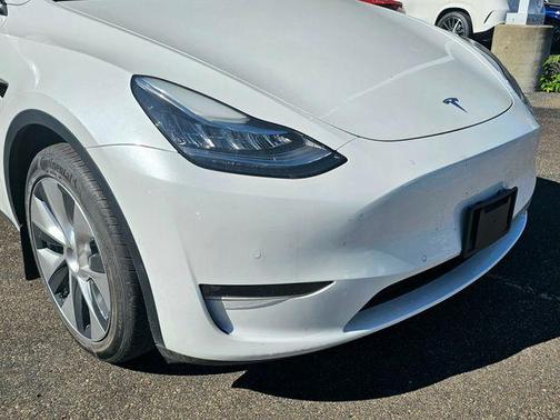 2022 Tesla Model Y Long Range Dual Motor All-Wheel Drive