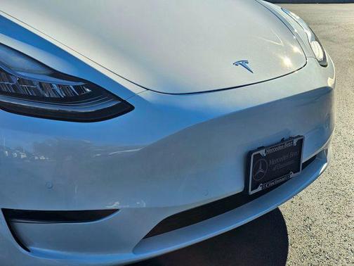2022 Tesla Model Y Long Range Dual Motor All-Wheel Drive