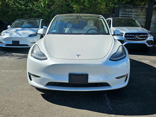 2022 Tesla Model Y Long Range Dual Motor All-Wheel Drive