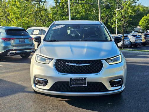 Silver Mist Clearcoat 2024 Chrysler Pacifica Touring L