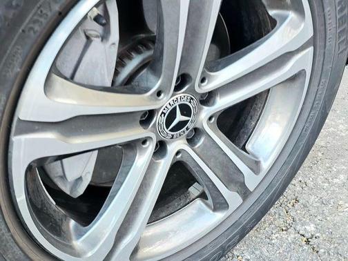 2018 Mercedes-Benz GLC 300 4MATIC