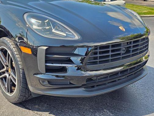 2020 Porsche Macan Base
