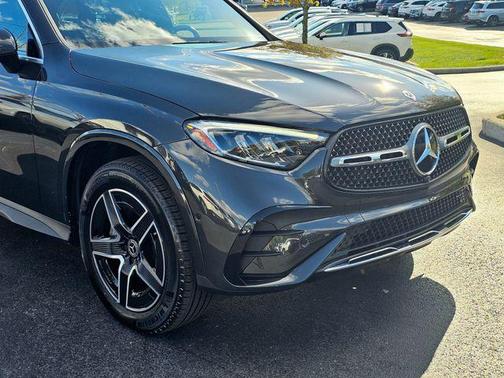 2025 Mercedes-Benz GLC 300 4MATIC