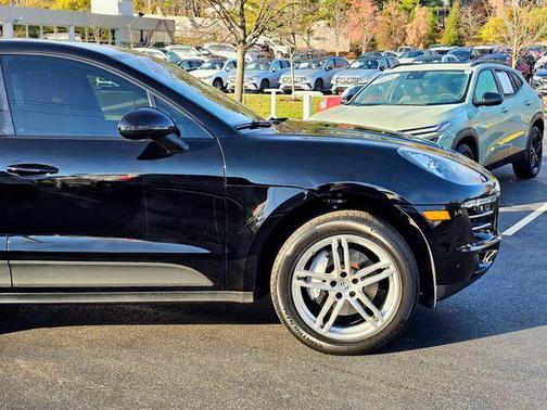 2018 Porsche Macan Base