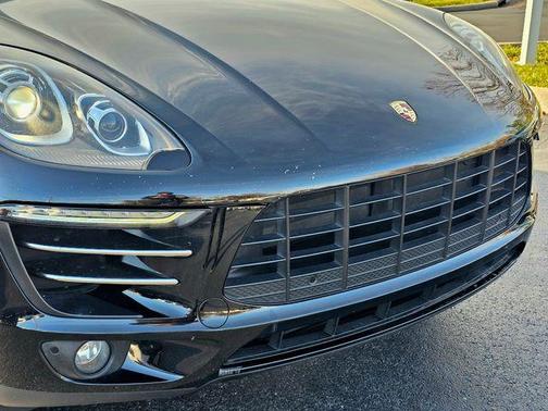 2018 Porsche Macan Base