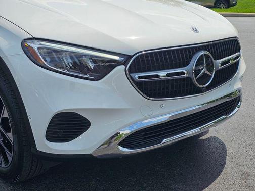 2025 Mercedes-Benz GLC 350e Base