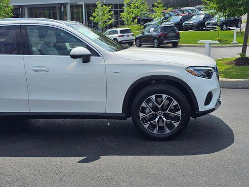 2025 Mercedes-Benz GLC 350e Base