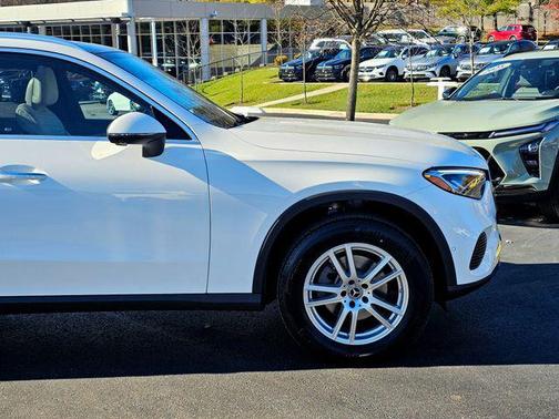 2026 Mercedes-Benz GLC 300 4MATIC