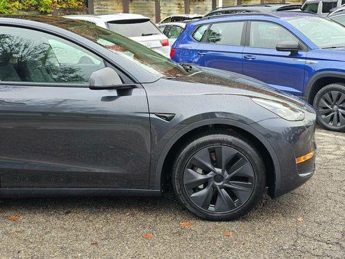 2024 Tesla Model Y Long Range Dual Motor All-Wheel Drive