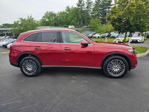 2025 Mercedes-Benz GLC 300 4MATIC