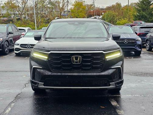 2023 Honda Pilot Touring 8-Passenger