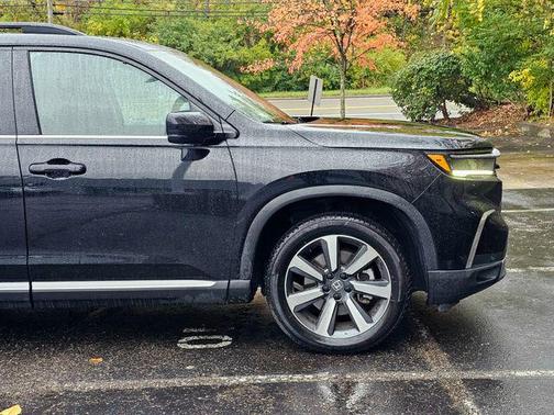 2023 Honda Pilot Touring 8-Passenger