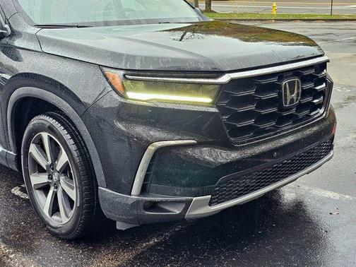 2023 Honda Pilot Touring 8-Passenger