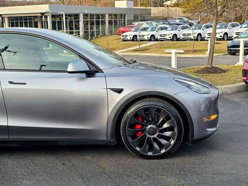 2024 Tesla Model Y Performance Dual Motor All-Wheel Drive