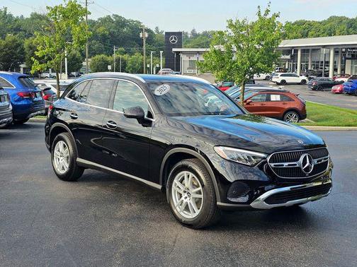 2025 Mercedes-Benz GLC 300 4MATIC