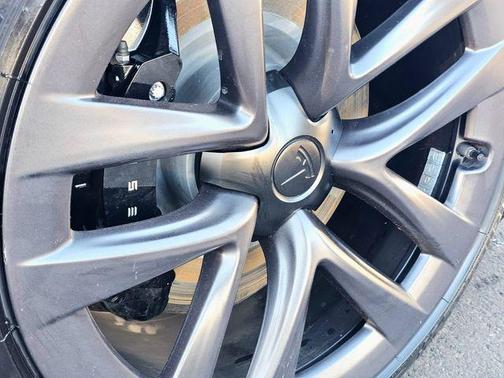 2022 Tesla Model S Plaid