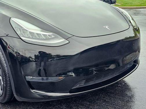 2022 Tesla Model Y Long Range Dual Motor All-Wheel Drive