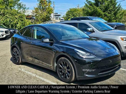 2022 Tesla Model Y Long Range Dual Motor All-Wheel Drive