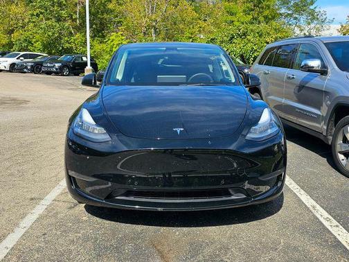 2022 Tesla Model Y Long Range Dual Motor All-Wheel Drive