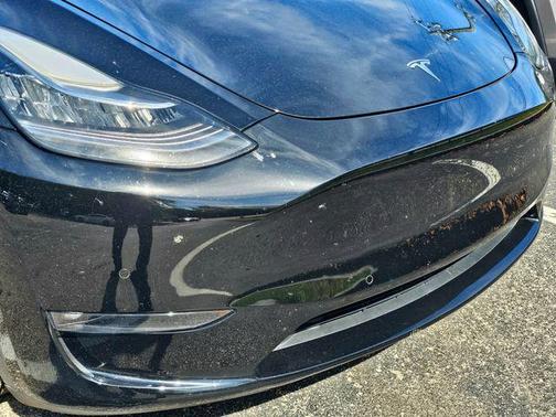 2022 Tesla Model Y Long Range Dual Motor All-Wheel Drive