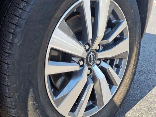2023 Nissan Pathfinder SL 4WD