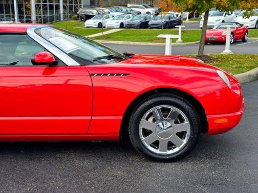 2002 Ford Thunderbird Base