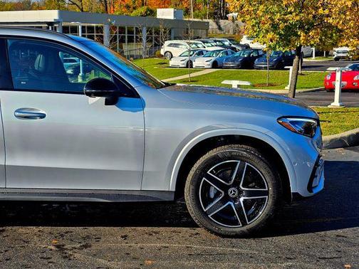 2026 Mercedes-Benz GLC 300 4MATIC