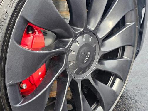 2023 Tesla Model 3 Performance