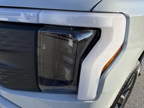 2024 Ford F-150 Lightning Flash