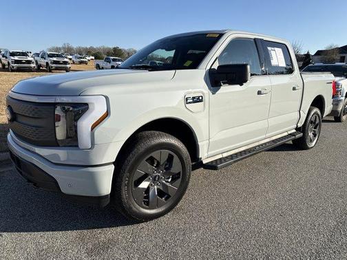 2024 Ford F-150 Lightning Flash