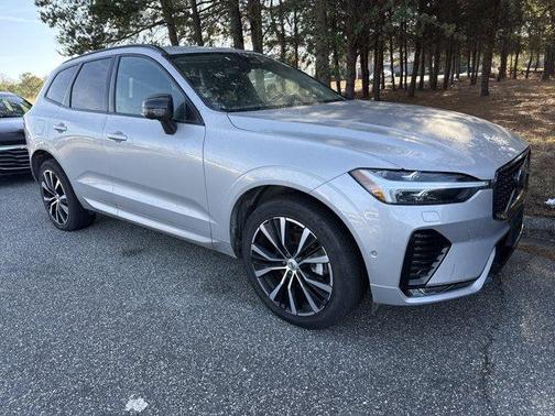 2025 Volvo XC60 B5 Plus