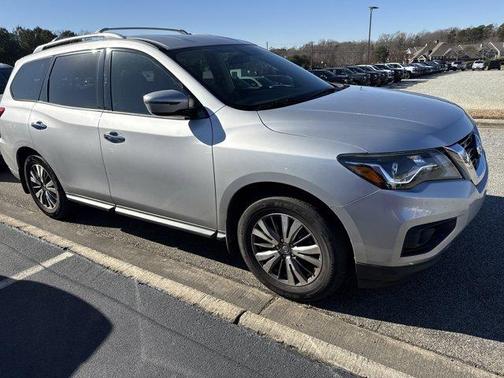 2020 Nissan Pathfinder S