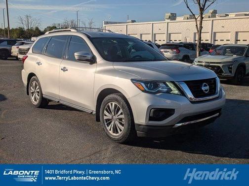 2020 Nissan Pathfinder S