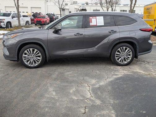 2022 Toyota Highlander Platinum