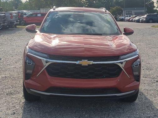 Cayenne Orange Metallic 2024 Chevrolet Trax LT