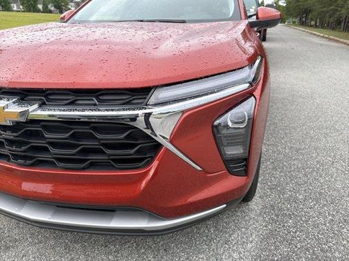 Cayenne Orange Metallic 2024 Chevrolet Trax LT