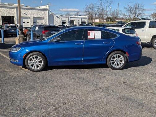 2017 Chrysler 200 Limited
