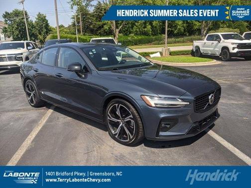 2024 Volvo S60 B5 Plus Dark Theme
