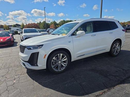 2022 Cadillac XT6 Premium Luxury FWD