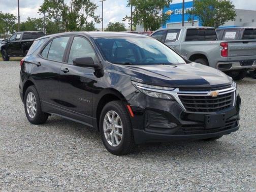 Mosaic Black Metallic 2023 Chevrolet Equinox LS