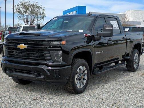 Black 2026 Chevrolet Silverado 2500 Custom