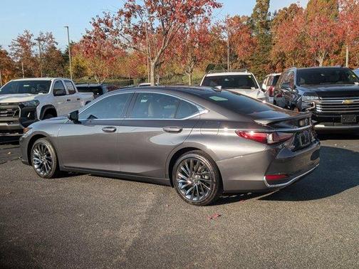 2024 Lexus ES 300h Ultra Luxury